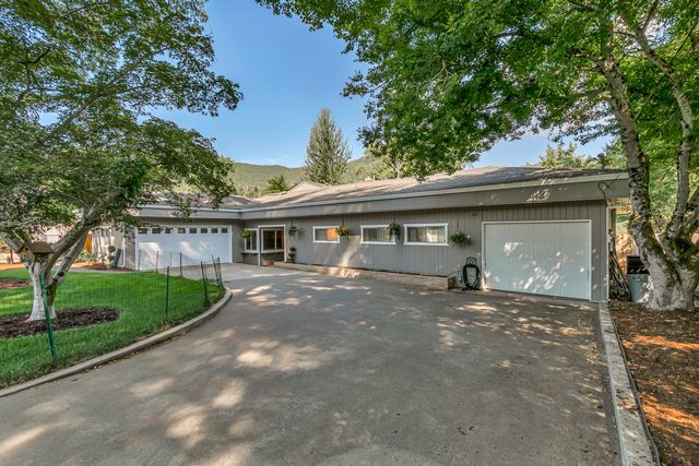 1380 Rogue River Highway, Gold Hill, OR 97525