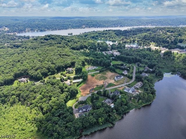 28 Windemere Way, Sparta Twp., NJ 07871