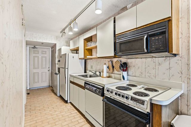 1709 S Ocean Blvd Unit 304, North Myrtle Beach, SC 29582
