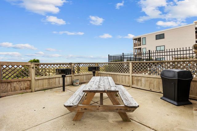 1709 S Ocean Blvd Unit 304, North Myrtle Beach, SC 29582
