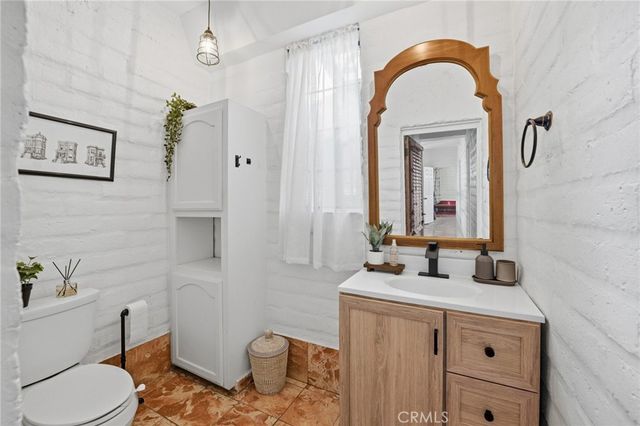 808 E Grand Blvd, Corona, CA 92879