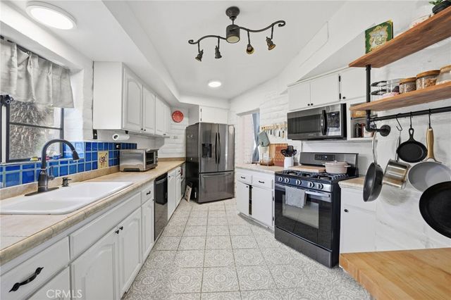 808 E Grand Blvd, Corona, CA 92879