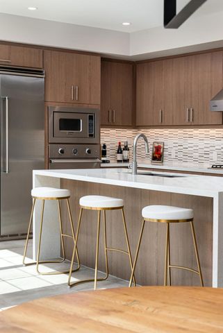 233 Calle La Soledad, Palm Springs, CA 92262