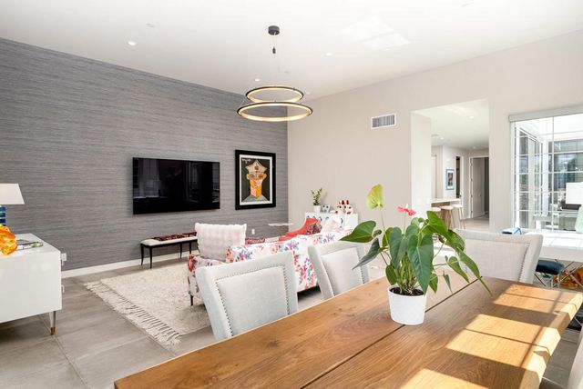 233 Calle La Soledad, Palm Springs, CA 92262