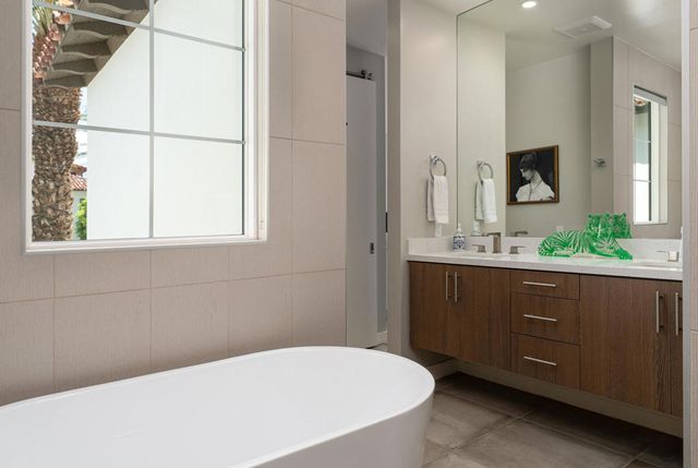 233 Calle La Soledad, Palm Springs, CA 92262