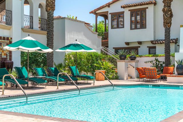 233 Calle La Soledad, Palm Springs, CA 92262