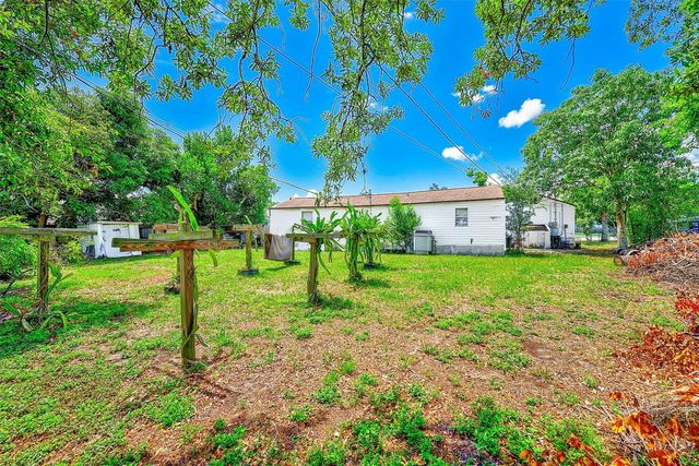 3257 57TH AVENUE N, St Petersburg, FL 33714