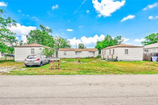 3257 57TH AVENUE N, St Petersburg, FL 33714