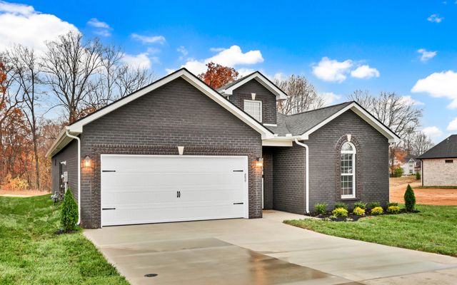 1330 English Oak Dr, Clarksville, TN 37043