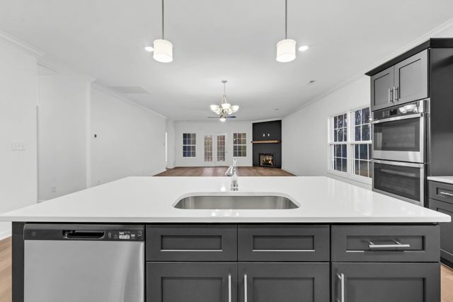 1330 English Oak Dr, Clarksville, TN 37043