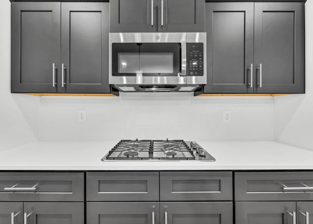 1330 English Oak Dr, Clarksville, TN 37043