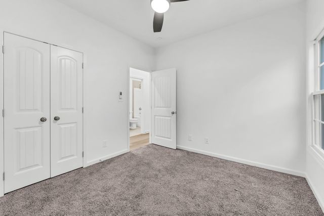 1330 English Oak Dr, Clarksville, TN 37043