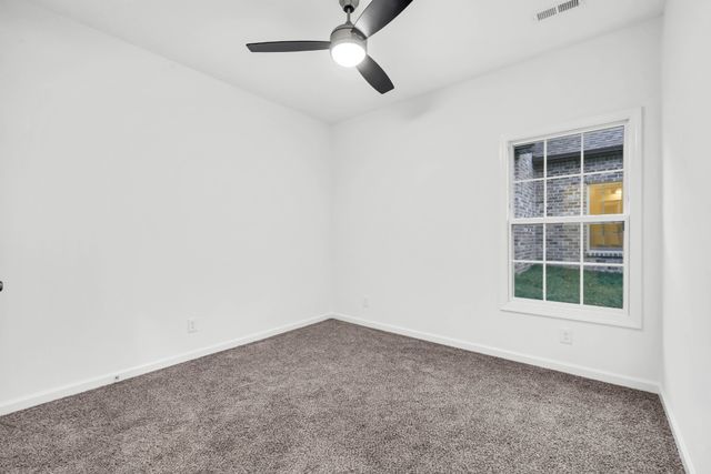 1330 English Oak Dr, Clarksville, TN 37043