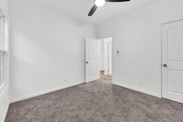 1330 English Oak Dr, Clarksville, TN 37043