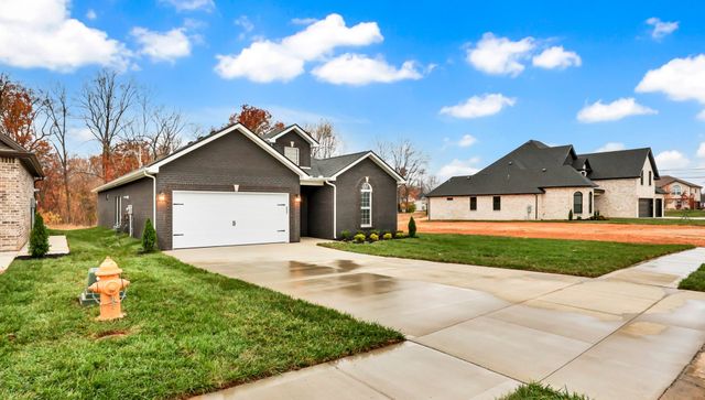 1330 English Oak Dr, Clarksville, TN 37043