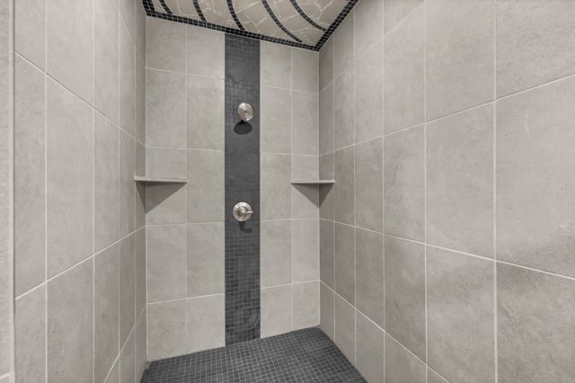 1330 English Oak Dr, Clarksville, TN 37043