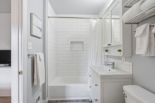 608 E 33rd Ave, Spokane, WA 99203