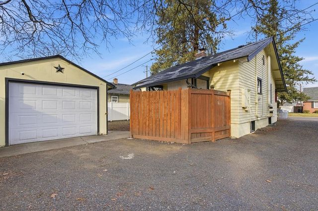 608 E 33rd Ave, Spokane, WA 99203