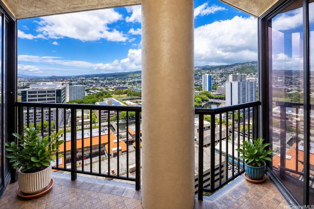 60 N Beretania Street 2203, Honolulu, HI 96817