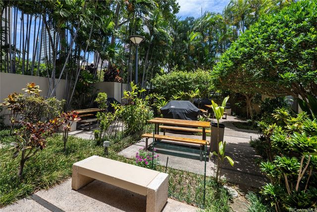 60 N Beretania Street 2203, Honolulu, HI 96817