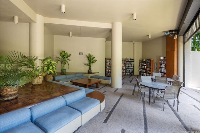 60 N Beretania Street 2203, Honolulu, HI 96817