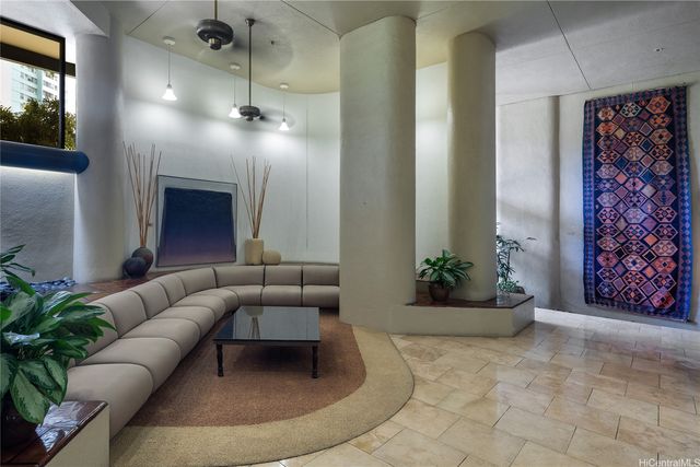 60 N Beretania Street 2203, Honolulu, HI 96817