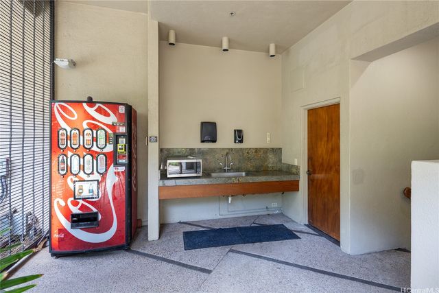 60 N Beretania Street 2203, Honolulu, HI 96817