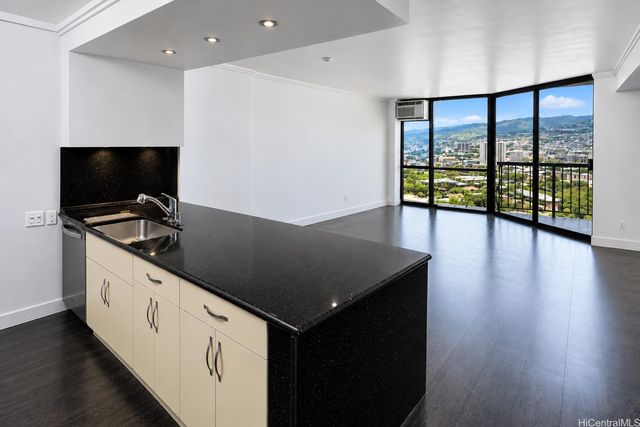 60 N Beretania Street 2203, Honolulu, HI 96817