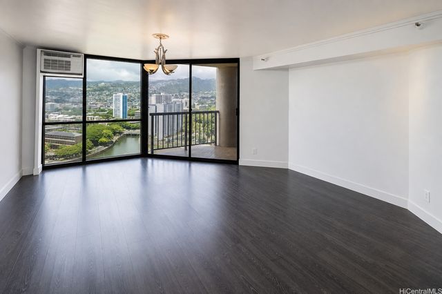60 N Beretania Street 2203, Honolulu, HI 96817