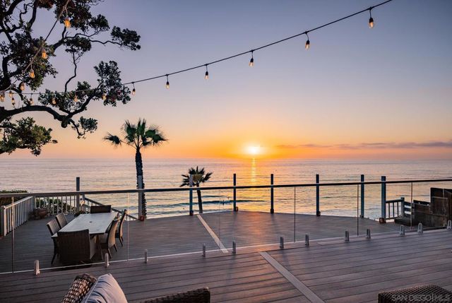 1036 Neptune Ave, Encinitas, CA 92024