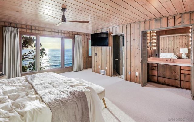 1036 Neptune Ave, Encinitas, CA 92024