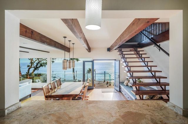 1036 Neptune Ave, Encinitas, CA 92024