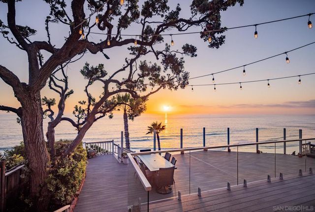 1036 Neptune Ave, Encinitas, CA 92024