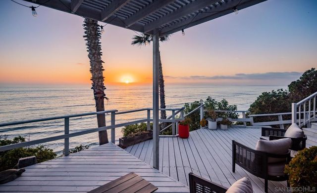 1036 Neptune Ave, Encinitas, CA 92024