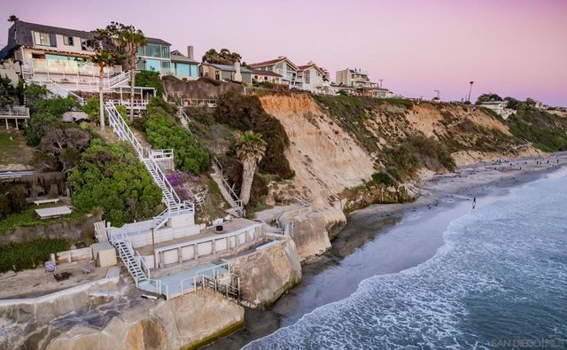 1036 Neptune Ave, Encinitas, CA 92024