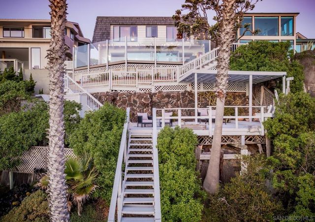 1036 Neptune Ave, Encinitas, CA 92024