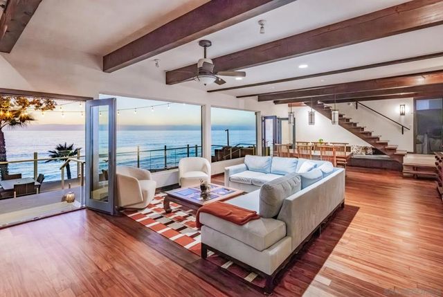 1036 Neptune Ave, Encinitas, CA 92024