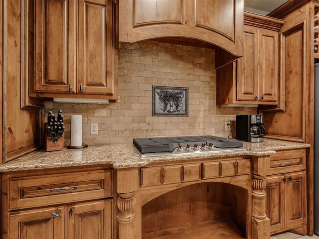 1956 Ella Court, Edmond, OK 73034