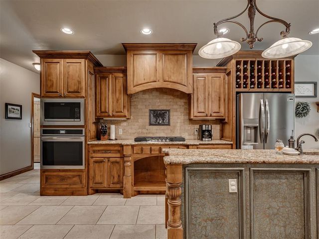 1956 Ella Court, Edmond, OK 73034
