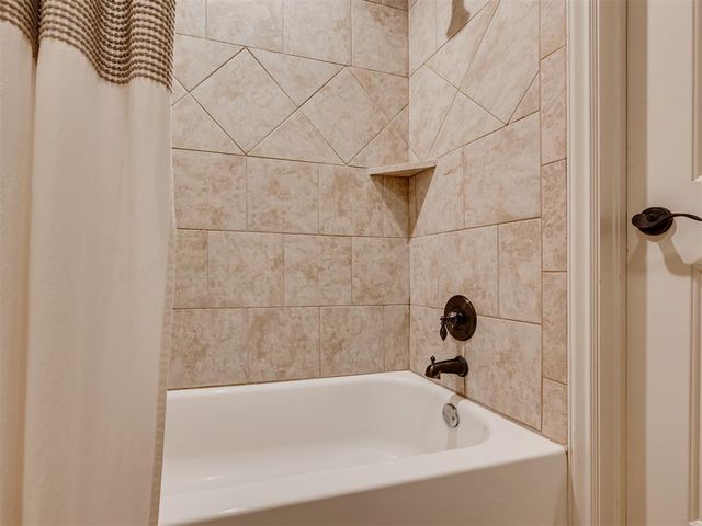 1956 Ella Court, Edmond, OK 73034