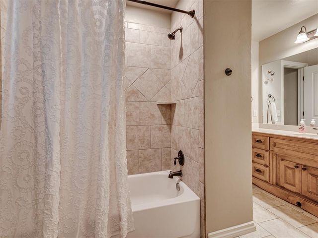 1956 Ella Court, Edmond, OK 73034