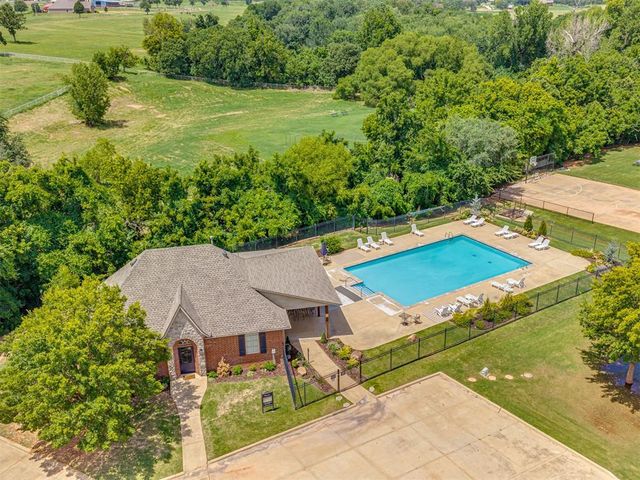 1956 Ella Court, Edmond, OK 73034