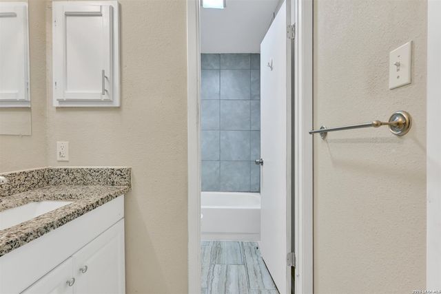 5730 SKY COUNTRY ST, San Antonio, TX 78247