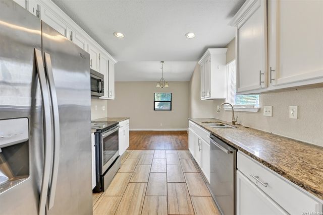 5730 SKY COUNTRY ST, San Antonio, TX 78247