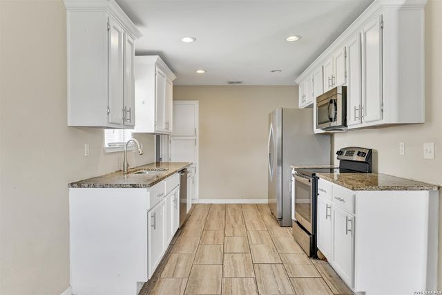 5730 SKY COUNTRY ST, San Antonio, TX 78247