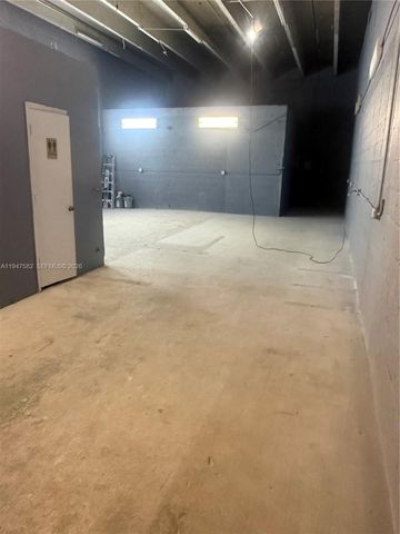 8181 NW 91st Ter, Medley, FL 33166