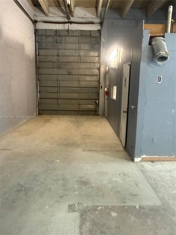 8181 NW 91st Ter, Medley, FL 33166