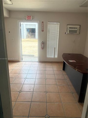 8181 NW 91st Ter, Medley, FL 33166