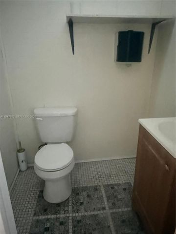 8181 NW 91st Ter, Medley, FL 33166