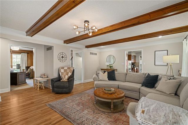 9613 W 123rd Street, Overland Park, KS 66213